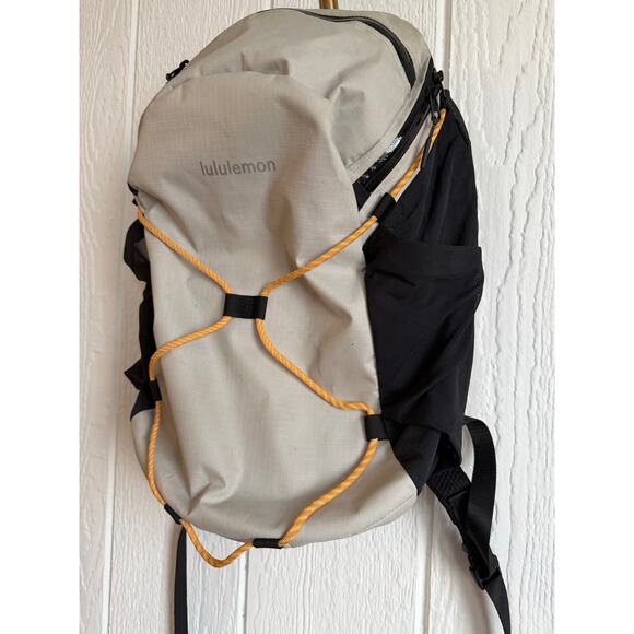 Ripstop Paracord 20L LULULEMON BACKPACK - Picture 3 of 7